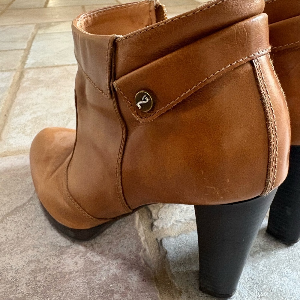 Nero Giardini Tan Leather Heeled Boots